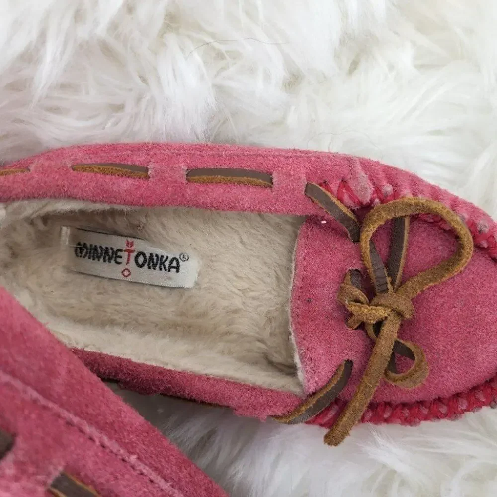 MINNETONKA Pink Moccasins Girls Size 3